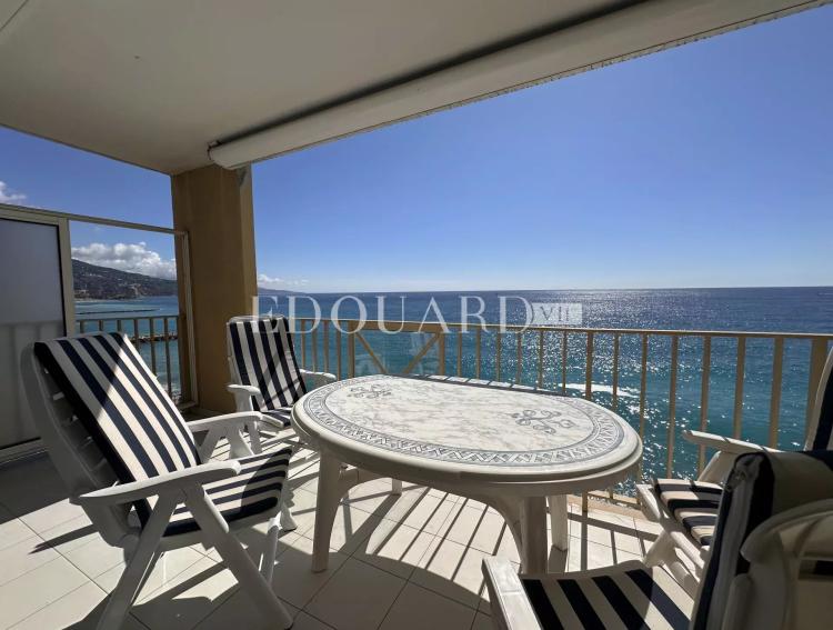 Trois pièces avec terrasse, magnifique vue mer panoramique et double garage