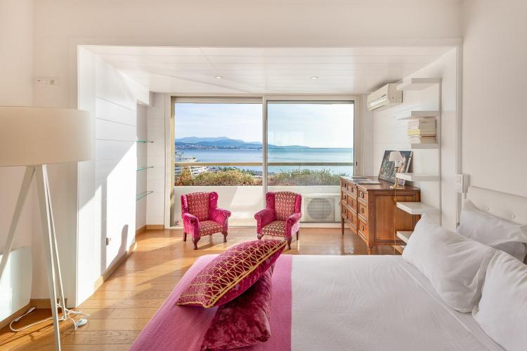 Appartement de deux chambres avec vue sur la mer à Marina Baie des Anges