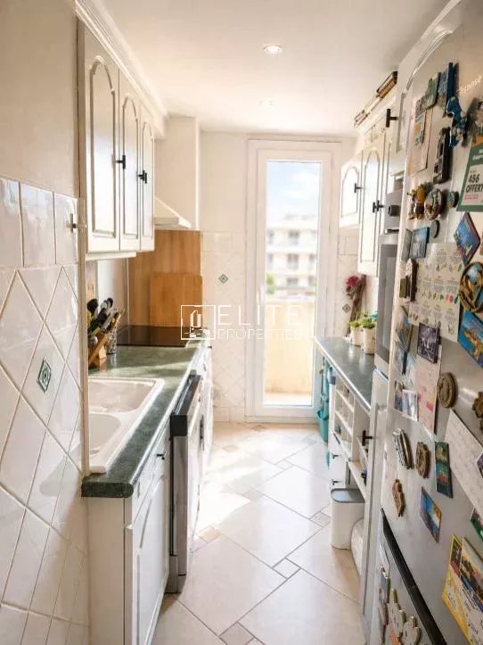 APPARTEMENT 3 PIÈCES DE 54 m² – DERNIER ÉTAGE – GARAGE PARKING & CAVE – LE CANNET
