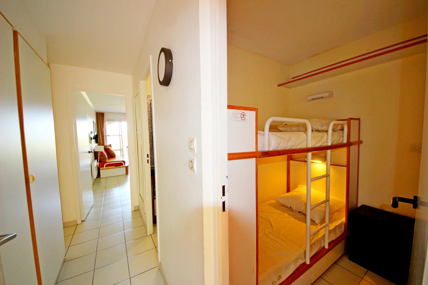 AGAY CAP ESTEREL LE HAMEAU 3 PIECES PREMIER ETAGE. ACCES FACILE. PARKING
