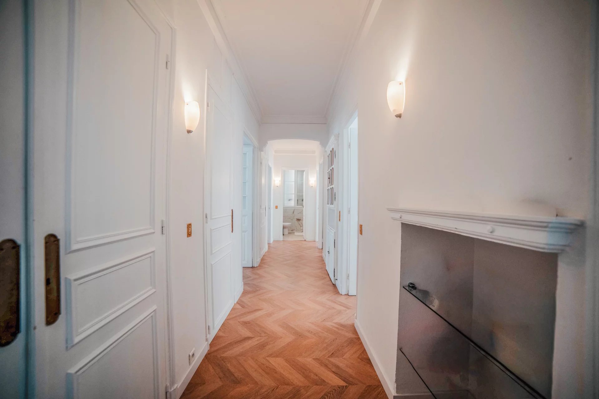 Appartement 4 Pièces à Vendre à Monaco – Immeuble Bourgeois à La Condamine.