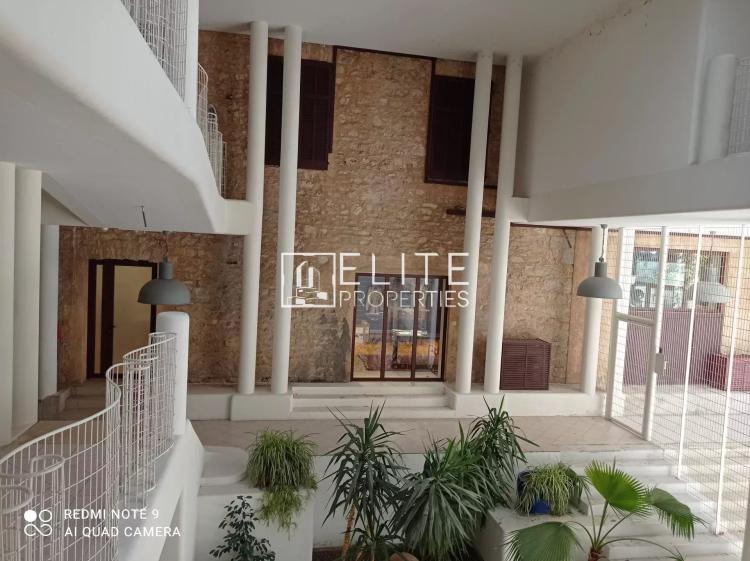 LOCAL COMMERCIAL 103 m² – TERRASSE PRIVATIVE – MOUGINS