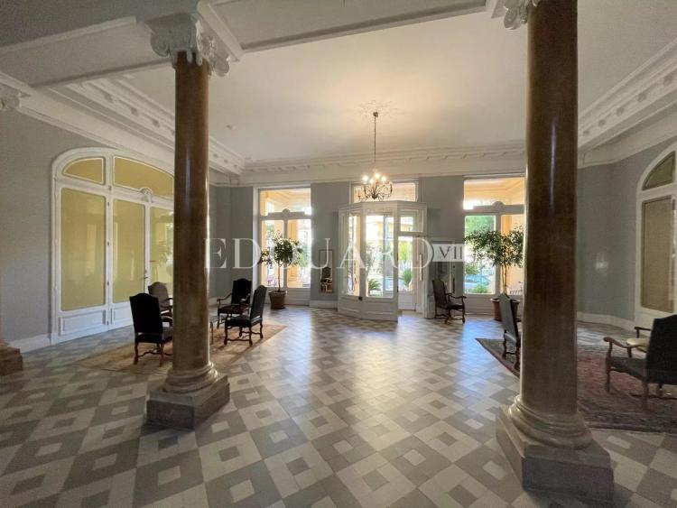 Charmant trois pièces avec agréable aperçu mer, dans magnifique immeuble classé avec conciergerie