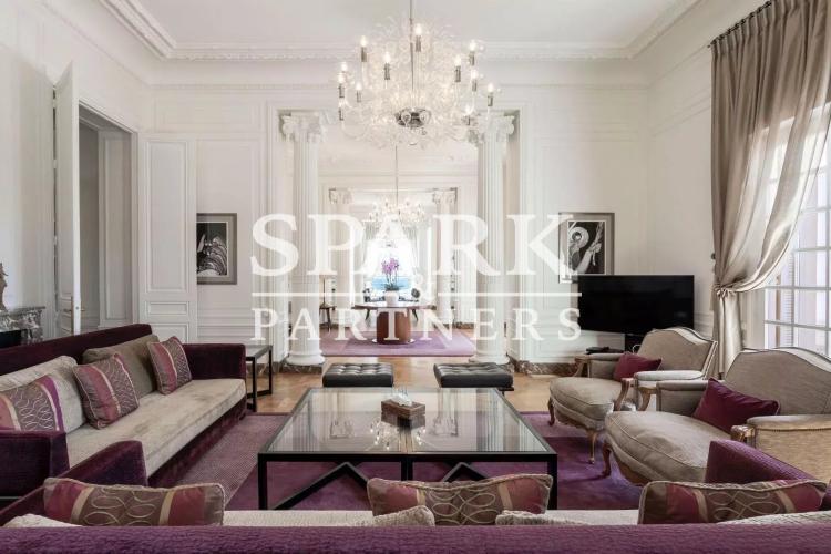 Roquebrune Cap Martin - Villa de prestige limitrophe Monaco