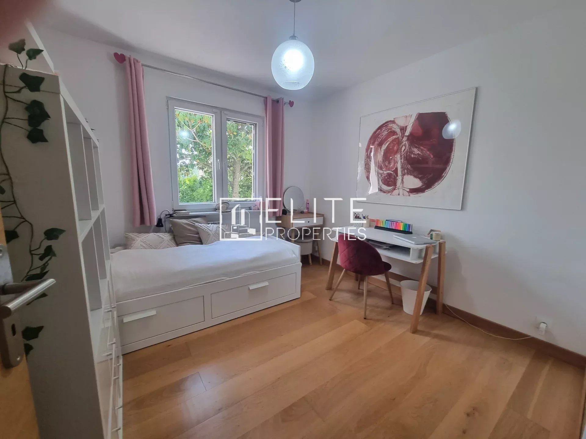 À VENDRE – Maison 5 pièces de plain-pied avec piscine – secteur calme et recherché