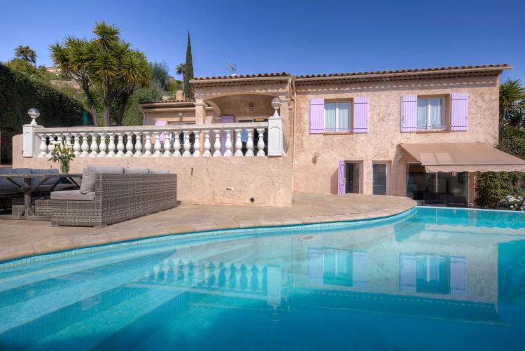 LA ROQUETTE-SUR-SIAGNE – Havre de Paix Provençal avec Piscine & Prestations d'Exception