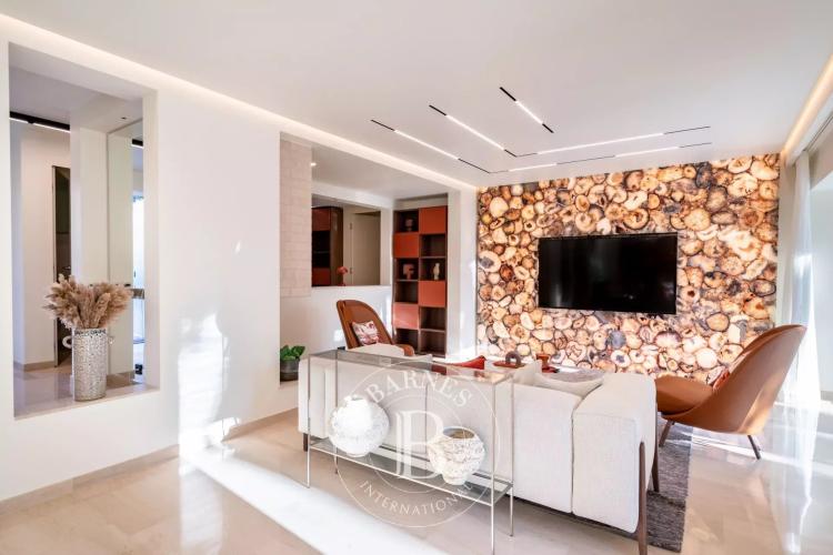 SAINT-JEAN-CAP-FERRAT - VILLA RENOVÉE A NEUF - PROCHE DU GRAND HÔTEL