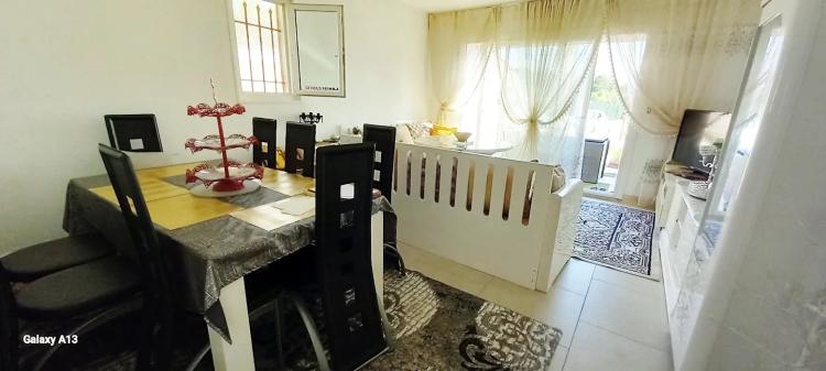 MAISON AVEC 2 APPARTEMENTS -  VIDAUBAN (83)