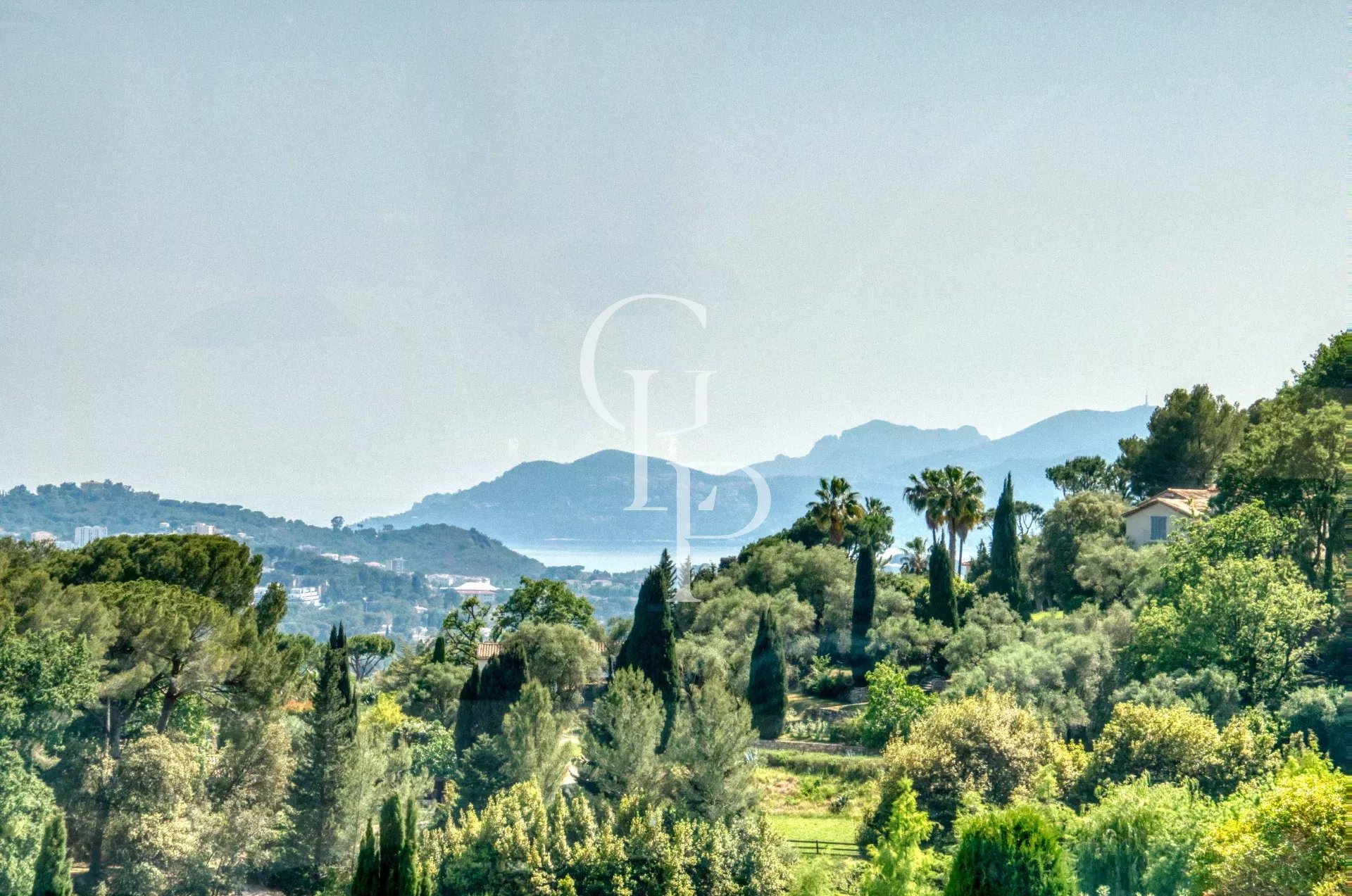DOMAINE DE MOUGINS