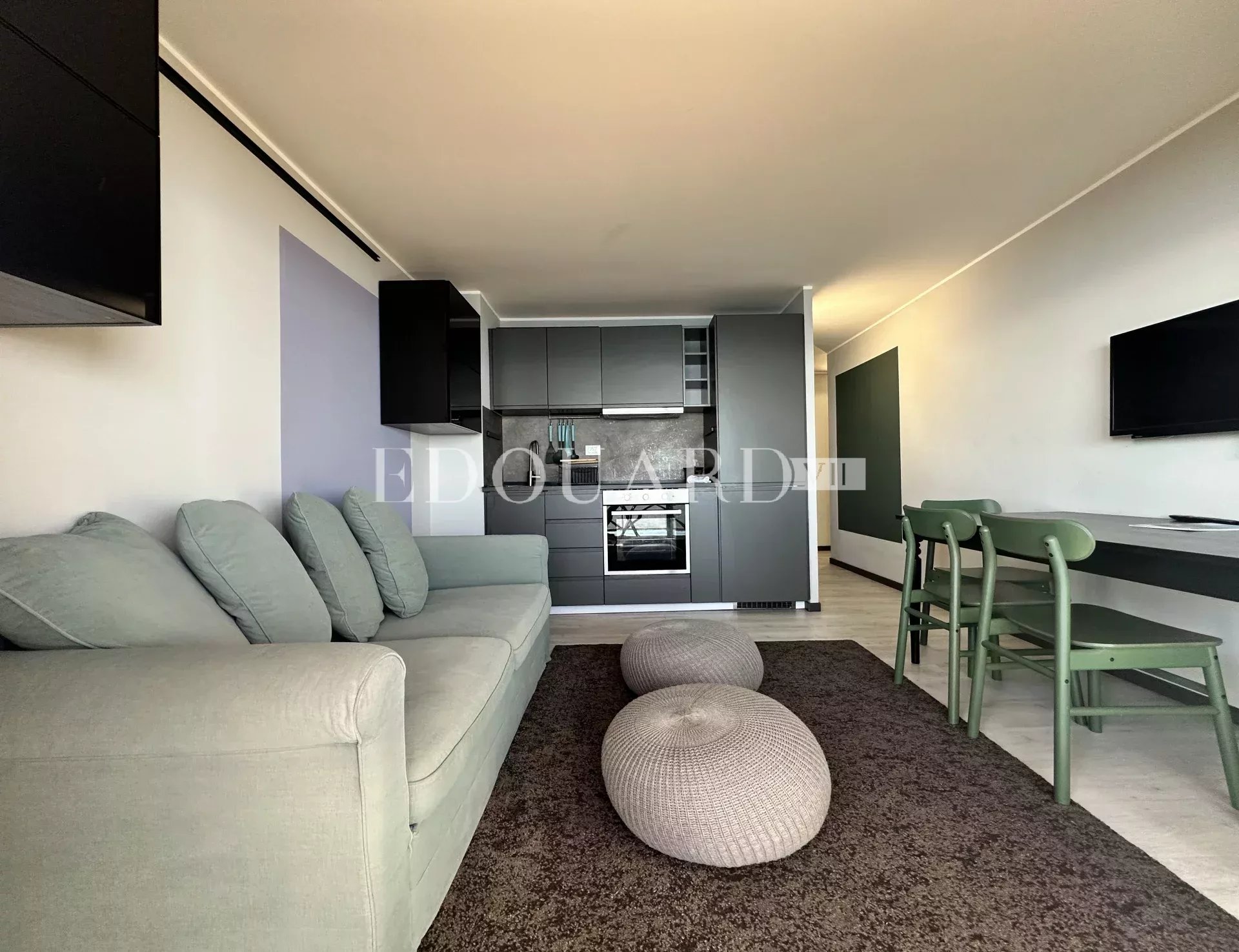 En exclusivité trois pièces avec balcon, splendide vue mer et garage, proche des écoles et du Parc Koaland