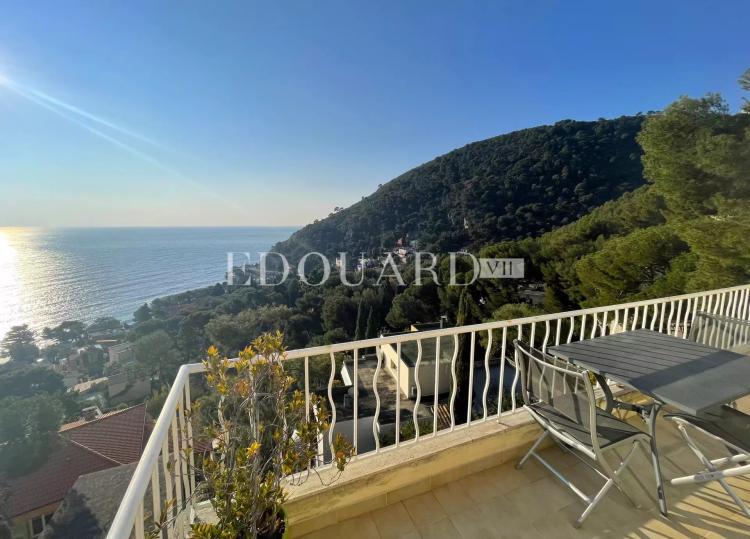 En exclusivité superbe trois pièces de 81 m² avec magnifique vue mer panoramique et parking