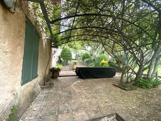 LORGUES BASTIDE DE CHARME DE 1789 DE 287 M2 SUR 2,5HA DE TERRAIN