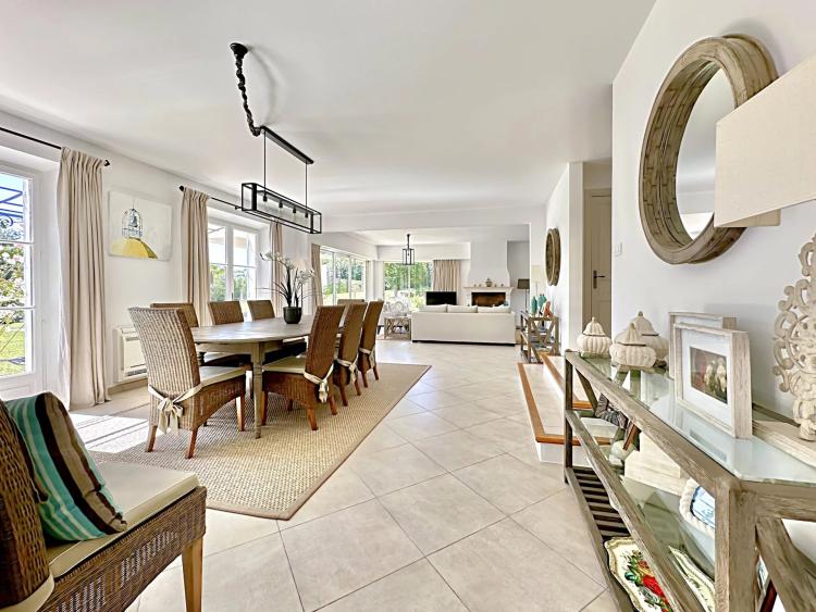 Villa dans un domaine sécurisé à vendre à Grimaud