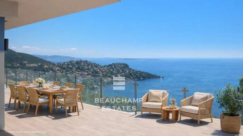 Villa contemporaine neuve avec vue mer