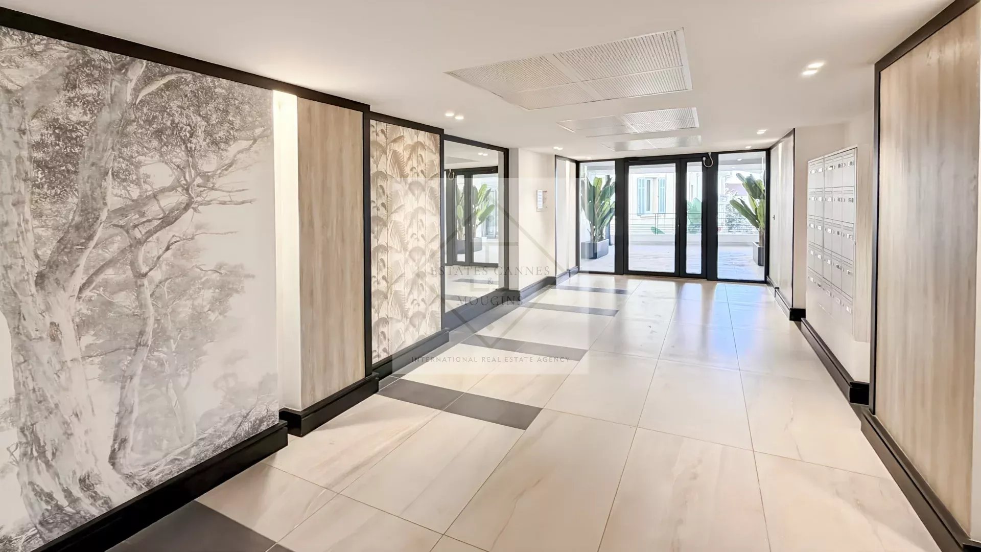 Bien rare — Appartement rénové proche du Palais des Festivals