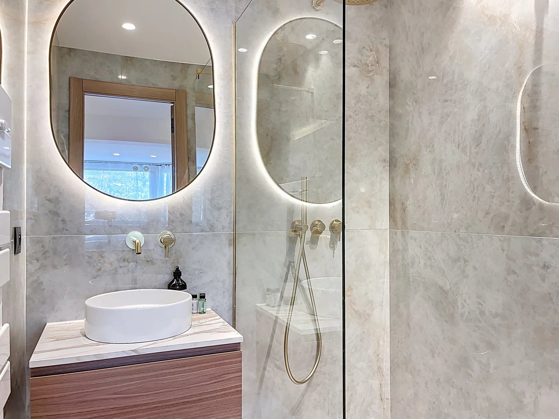 APPARTEMENT 4 PIECES  - CANNES PALM BEACH - VUE MER