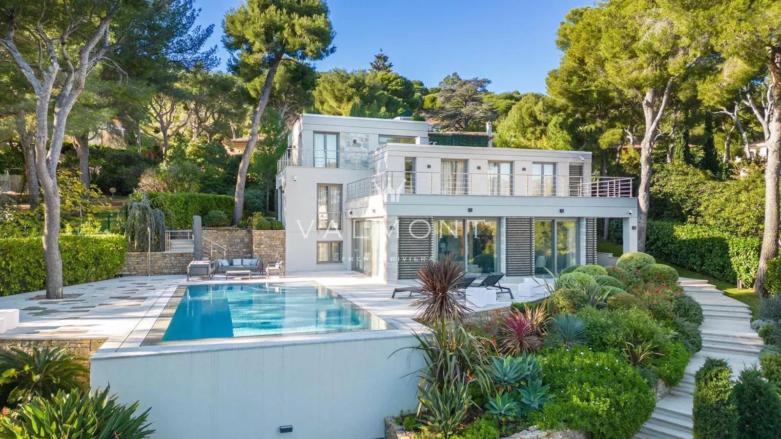 Villa moderne avec vue mer magnifique