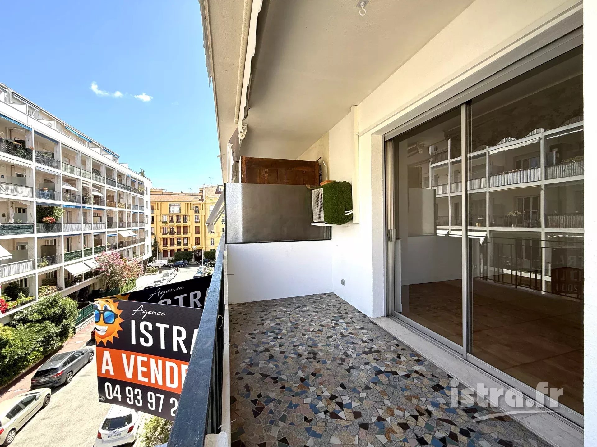 Nice quartier Musiciens : Vaste 3 pièces avec terrasse