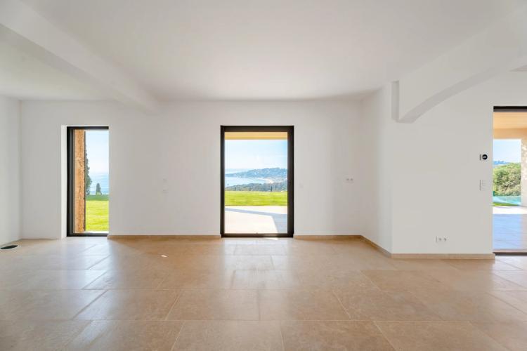 Villa vue mer panoramique à vendre à Sainte-Maxime