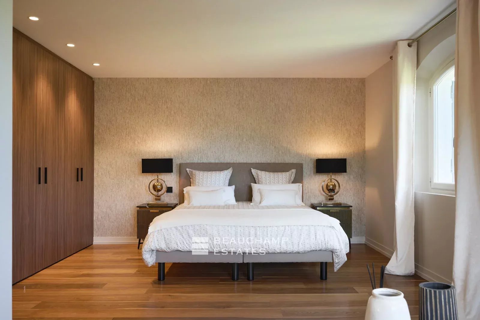 Villa néo-provencale de 5 chambres avec piscine dans un quartier résidentiel de Mougins
