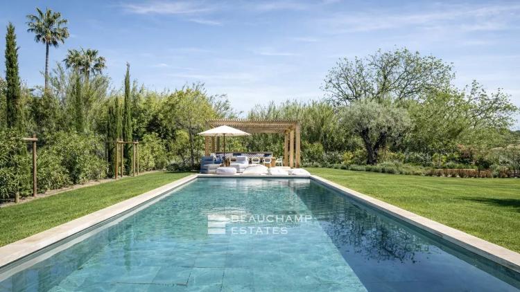 Villa neuve chic à deux pas du centre de Saint-Tropez et de la plage des Canoubiers