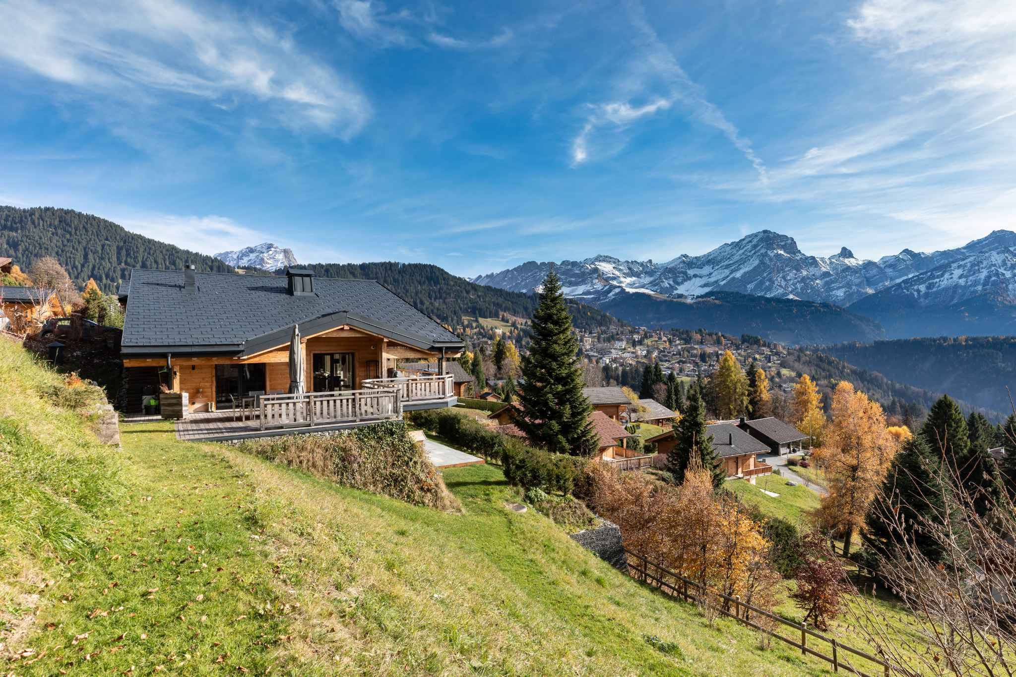Chalet d'exception avec ascenseur privatif et vue imprenable