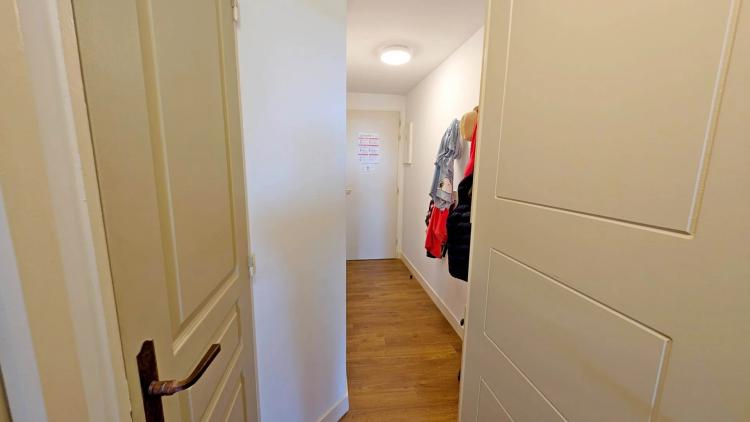A VENDRE AGAY CAP ESTEREL LE VILLAGE 2 PIECES VUE MER. PARKING