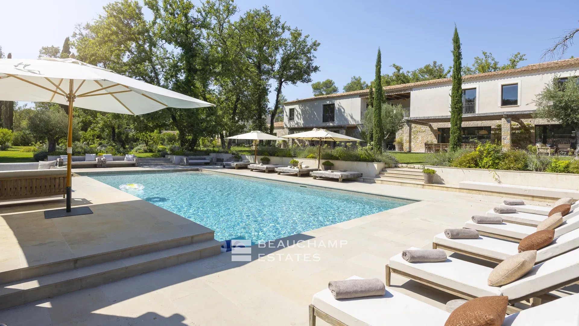 Exclusivité - Domaine fermé de 12 chambres  avec piscine  - Valbonne