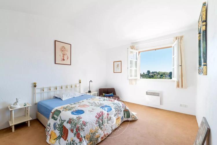 Le Rouret – Villa vue mer, domaine fermé, plein sud, 4 chambres, sous-sol complet