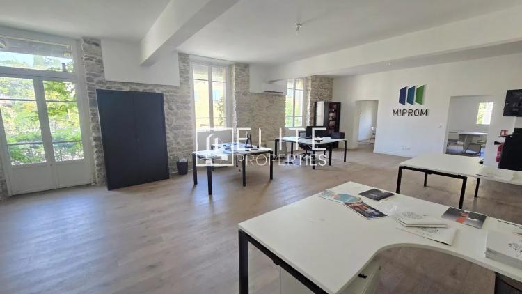 LOCAL COMMERCIAL 3 PIÈCES 119m² – MOUGINS