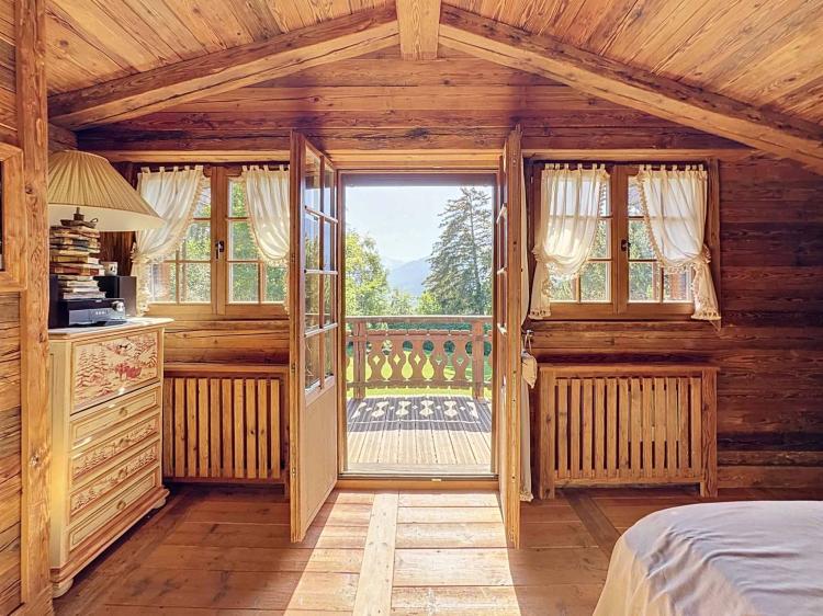 Splendide chalet avec son mazot sur une magnifique parcelle