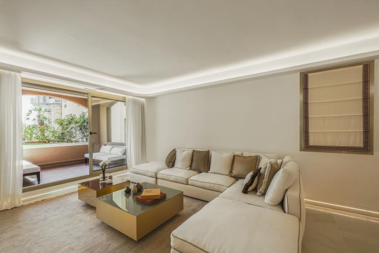 FONTVIEILLE - GRAND APPARTEMENT VUE SUR LE PORT - GIORGIONE