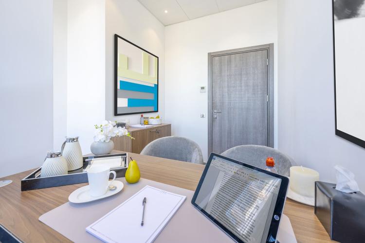 JARDIN EXOTIQUE: bureau de 10m2 en location