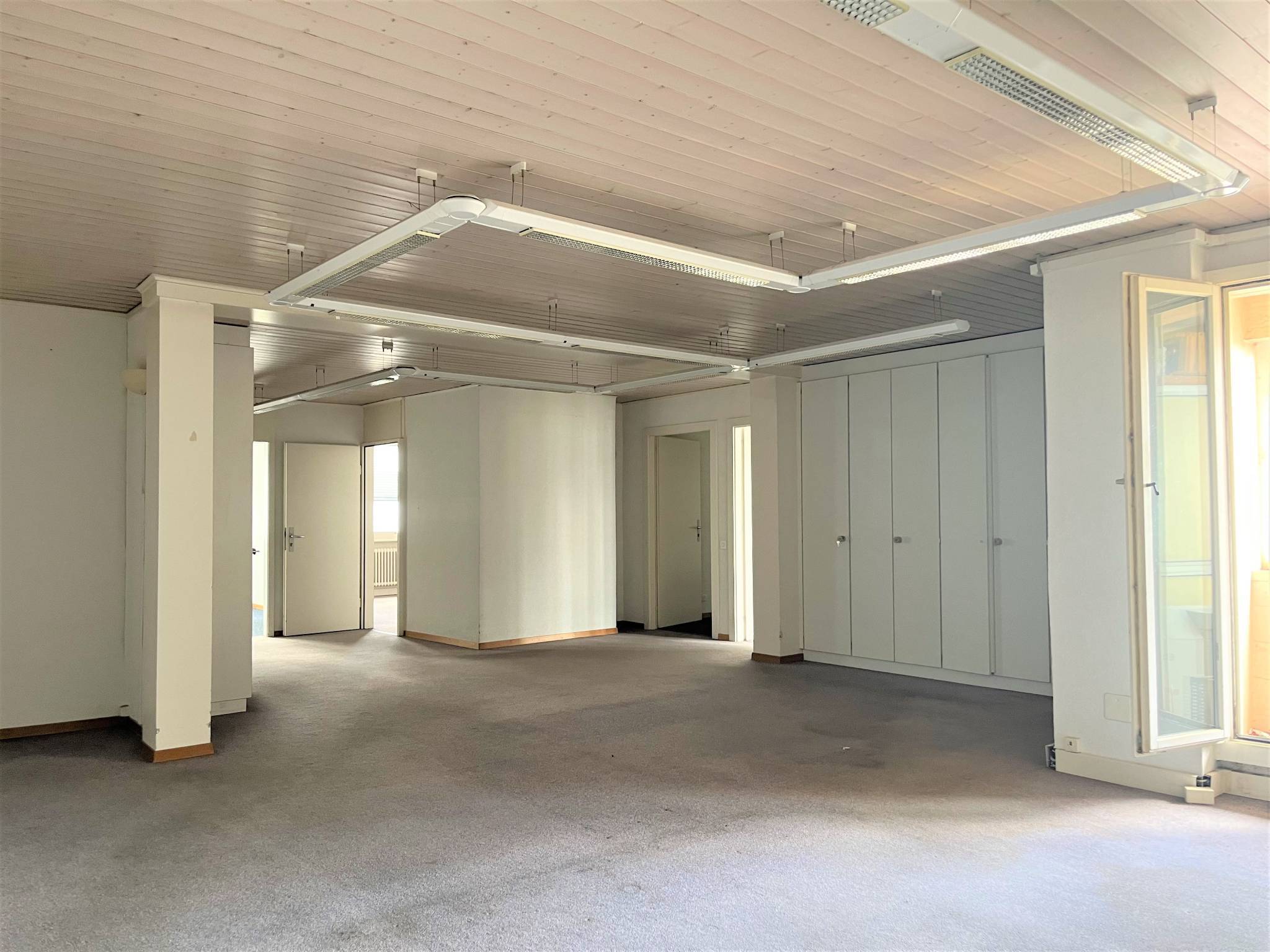 Surface très lumineuse - 305m2 bureaux