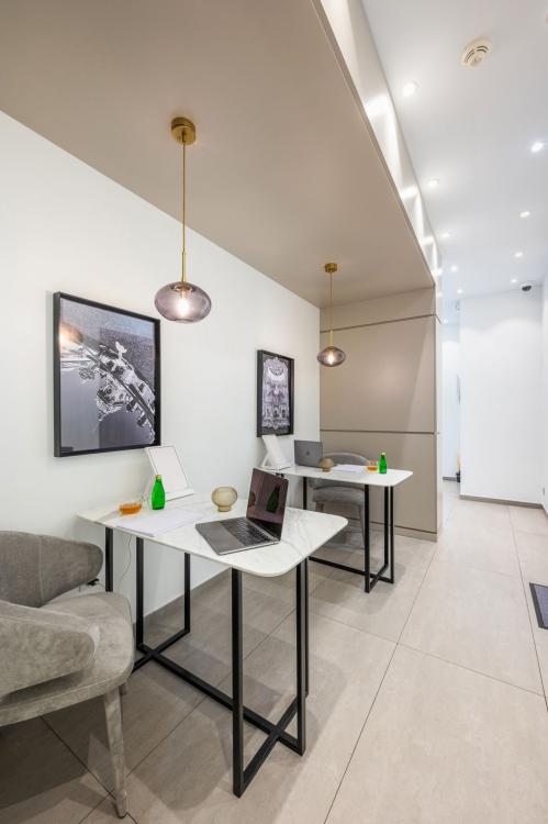 JARDIN EXOTIQUE: bureau de 14m2 en location