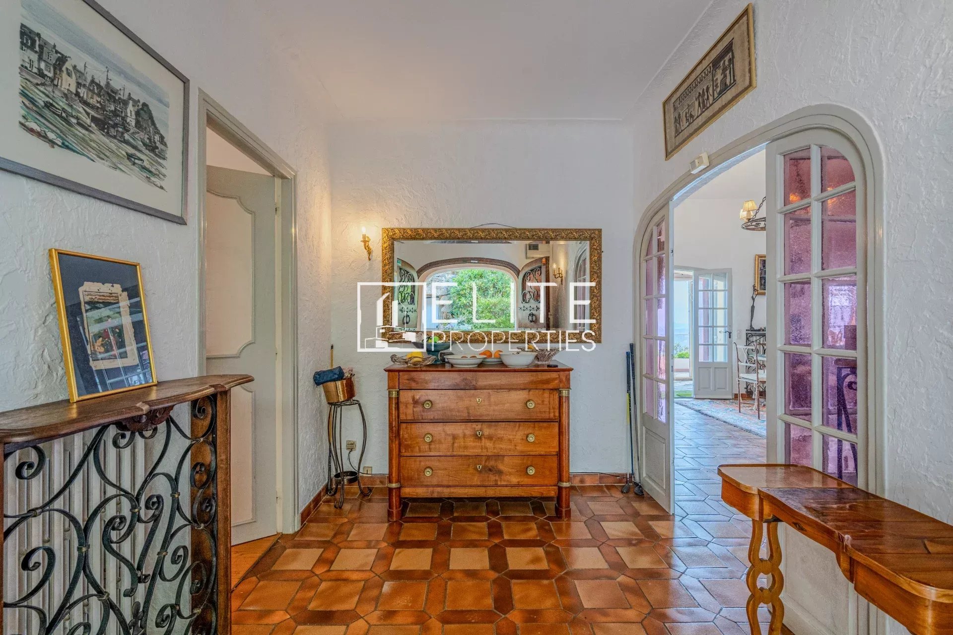 GRASSE - VILLA 221m2 6 pièces