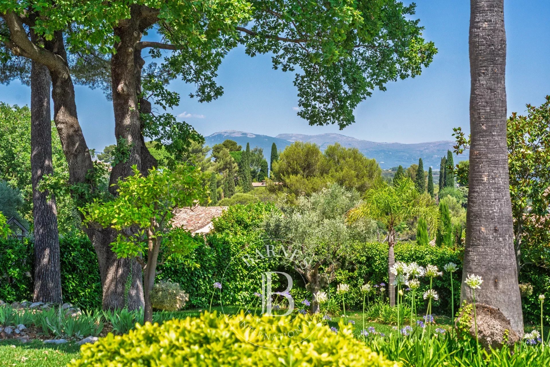 Biot – Secteur de la Chèvre d'Or – vue mer, montagnes et village