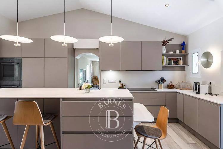 Peymeinade - Proche Grasse - Villa entièrement rénovée - 7 chambres