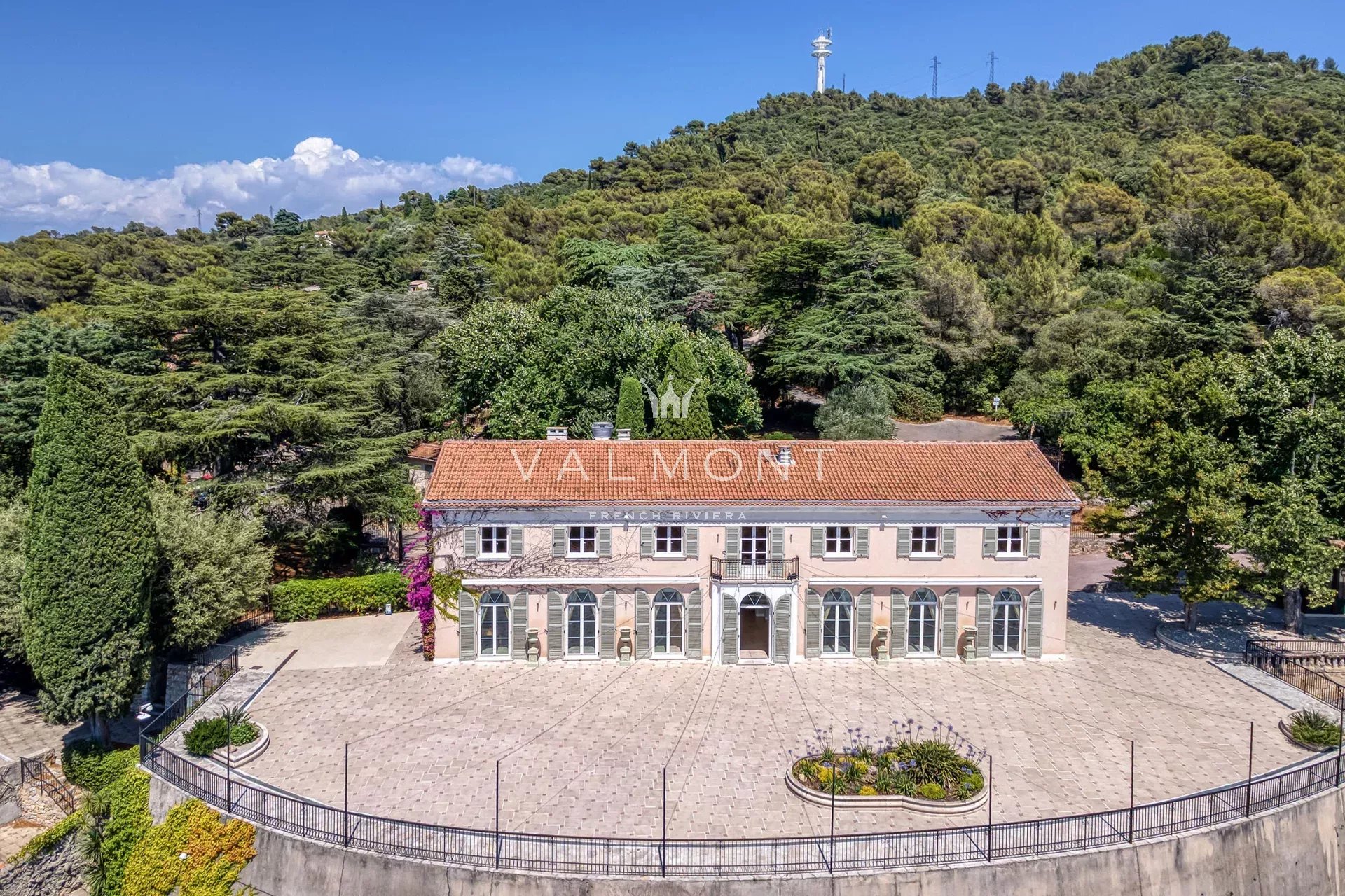DOMAINE MAJESTUEUX ENTRE TERRE ET CIEL