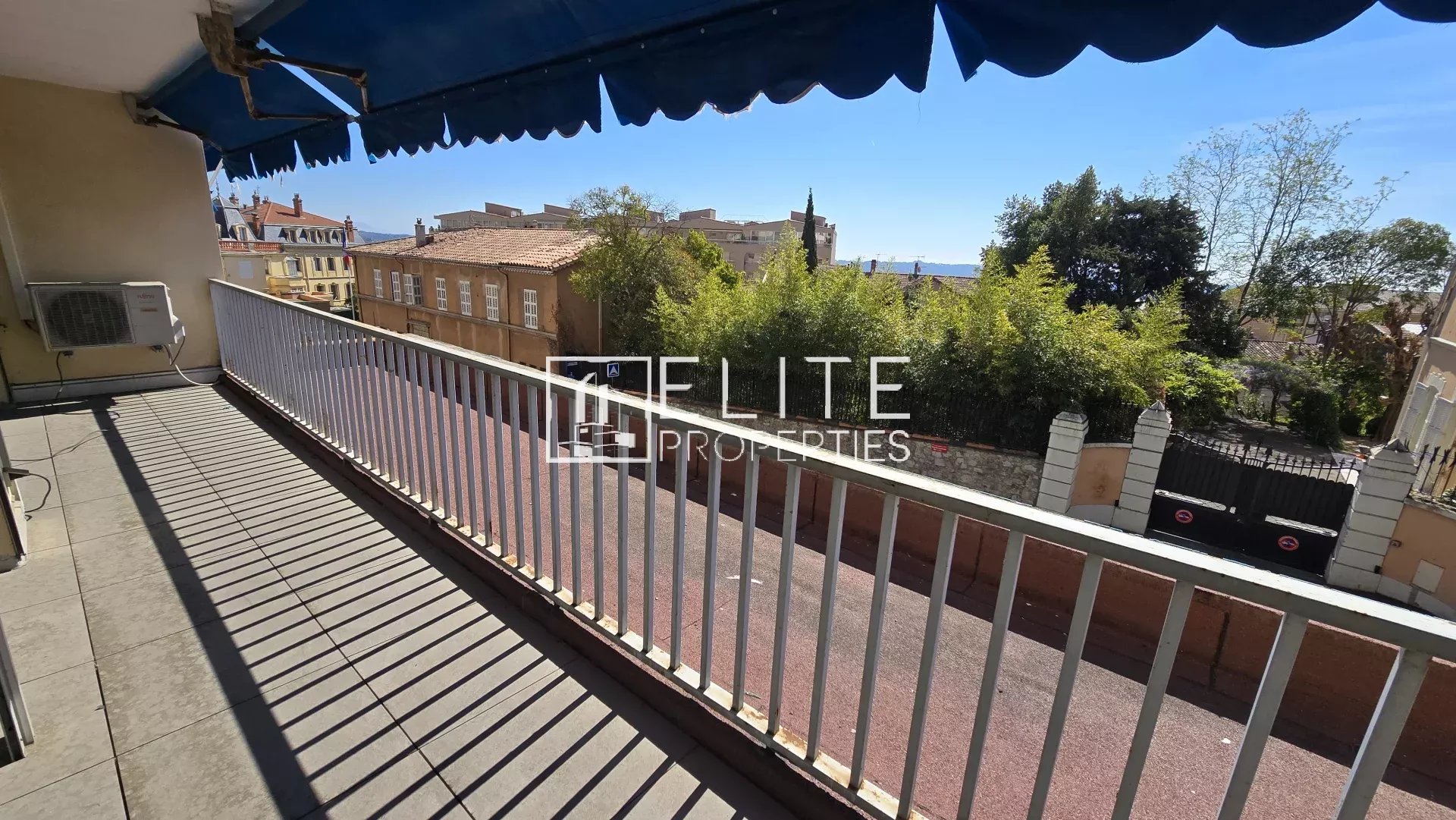 APPARTEMENT 2/3 PIÈCES 68m² + PARKING – GRASSE