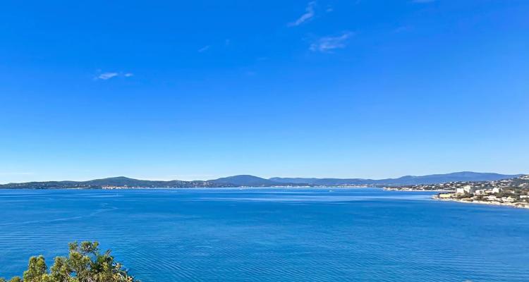 Villa vue mer panoramique à vendre à Sainte-Maxime