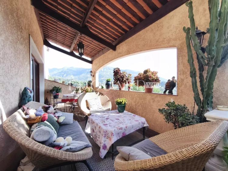 Villa provençale de 350 m² divisée en plusieurs appartements, idéale résidence principale ou investissement locatif