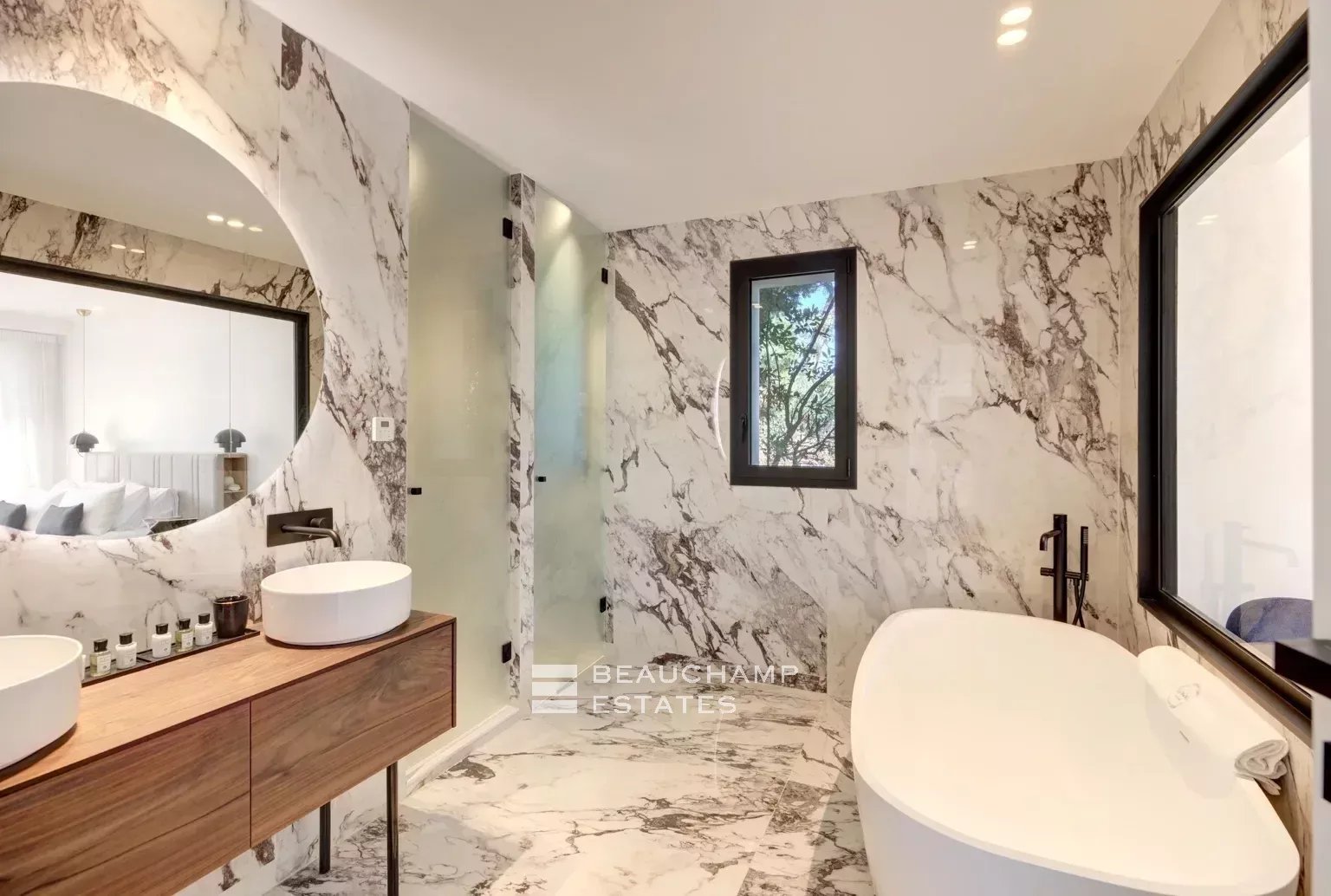 Villa contemporaine 5 chambres avec vue mer et pisicine - Golf Juan