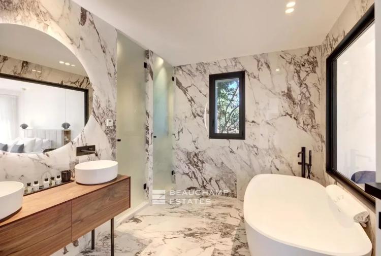 Villa contemporaine 5 chambres avec vue mer et pisicine - Golf Juan