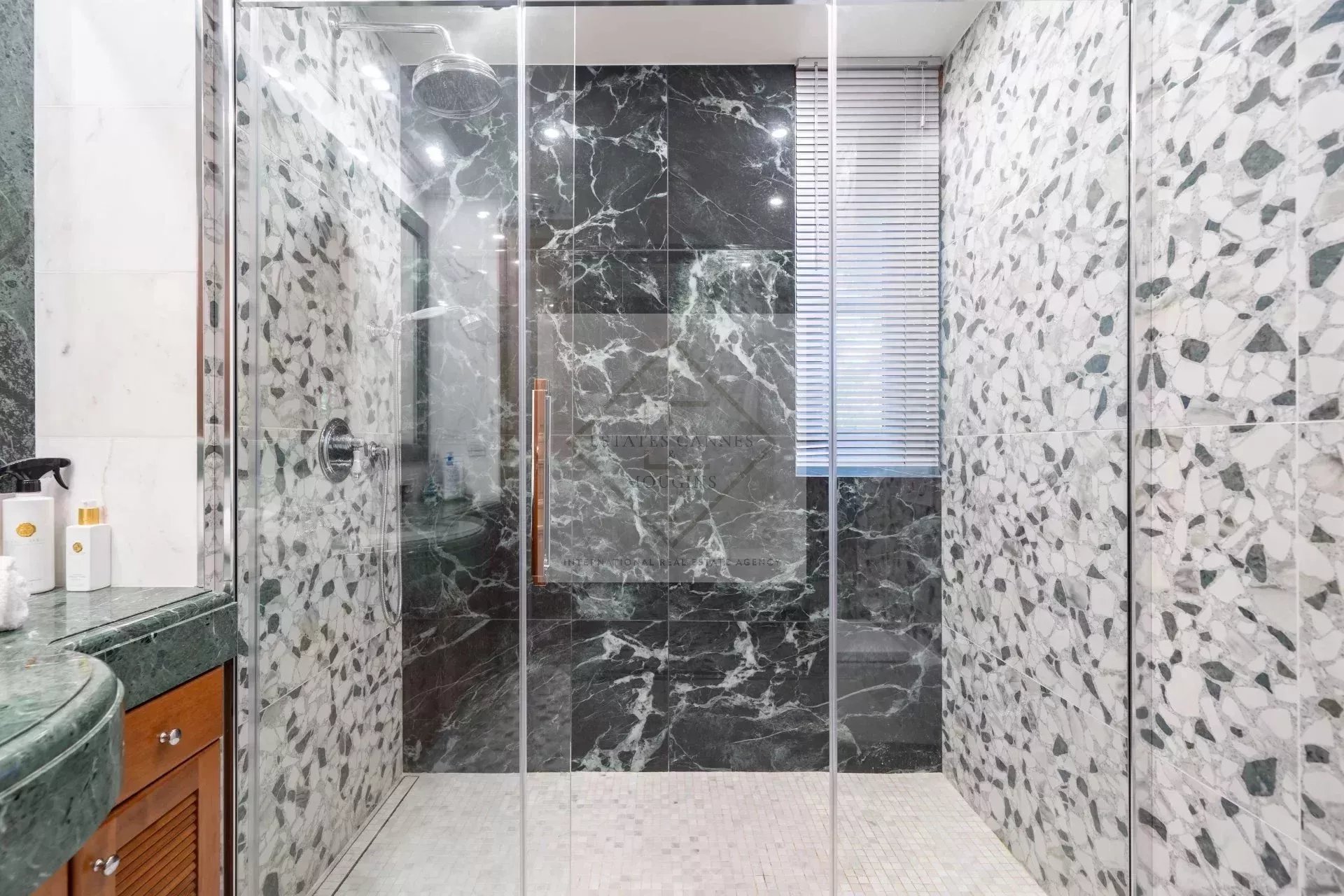 Lumière et Charme Belle Époque, Appartement trois pièces CANNES