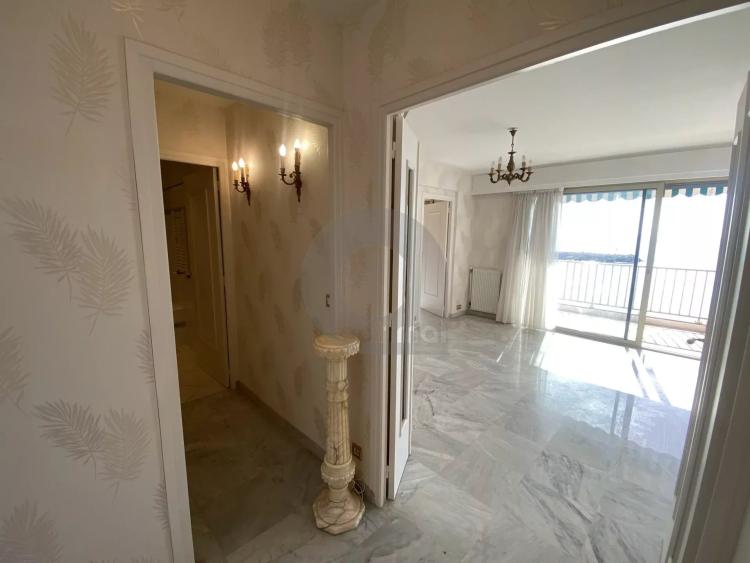 FRONT DE MER 2P 43M2 AVEC TERRASSE 12M2 CAVE