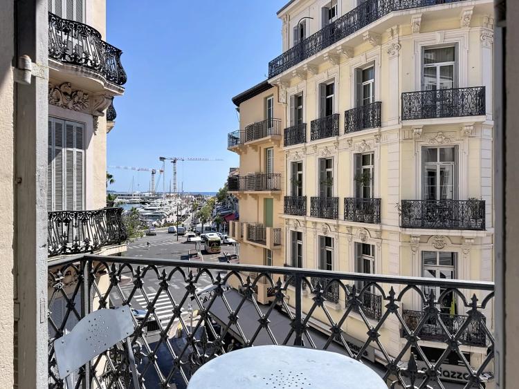 CANNES FORVILLE PALAIS 4P - BALCON VUE MER
