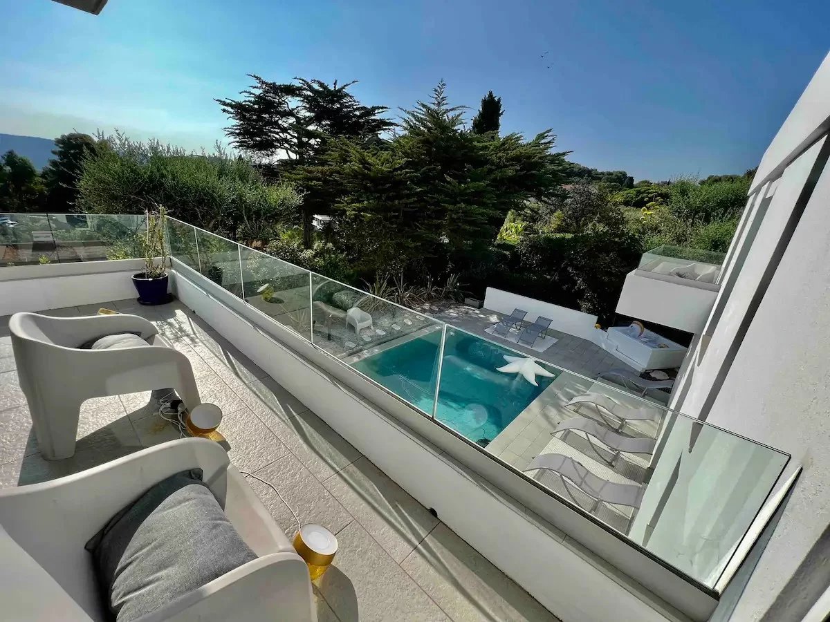 Villa contemporaine 258 m² – Vue mer, piscine, prestations haut de gamme