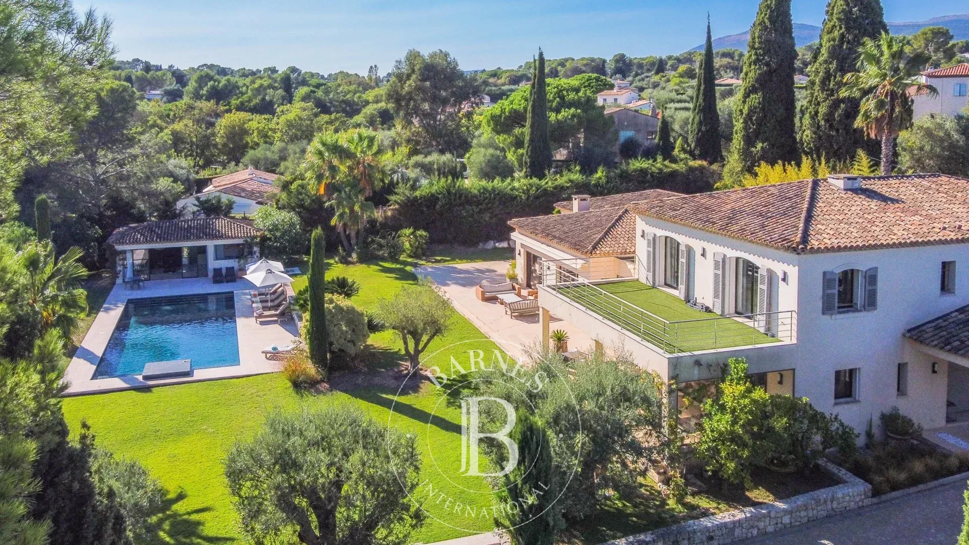 Valbonne - Luxueuse propriété familiale avec maison d'amis - A pied du village - 8 chambres