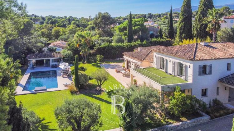 Valbonne - Luxueuse propriété familiale avec maison d'amis - A pied du village - 8 chambres